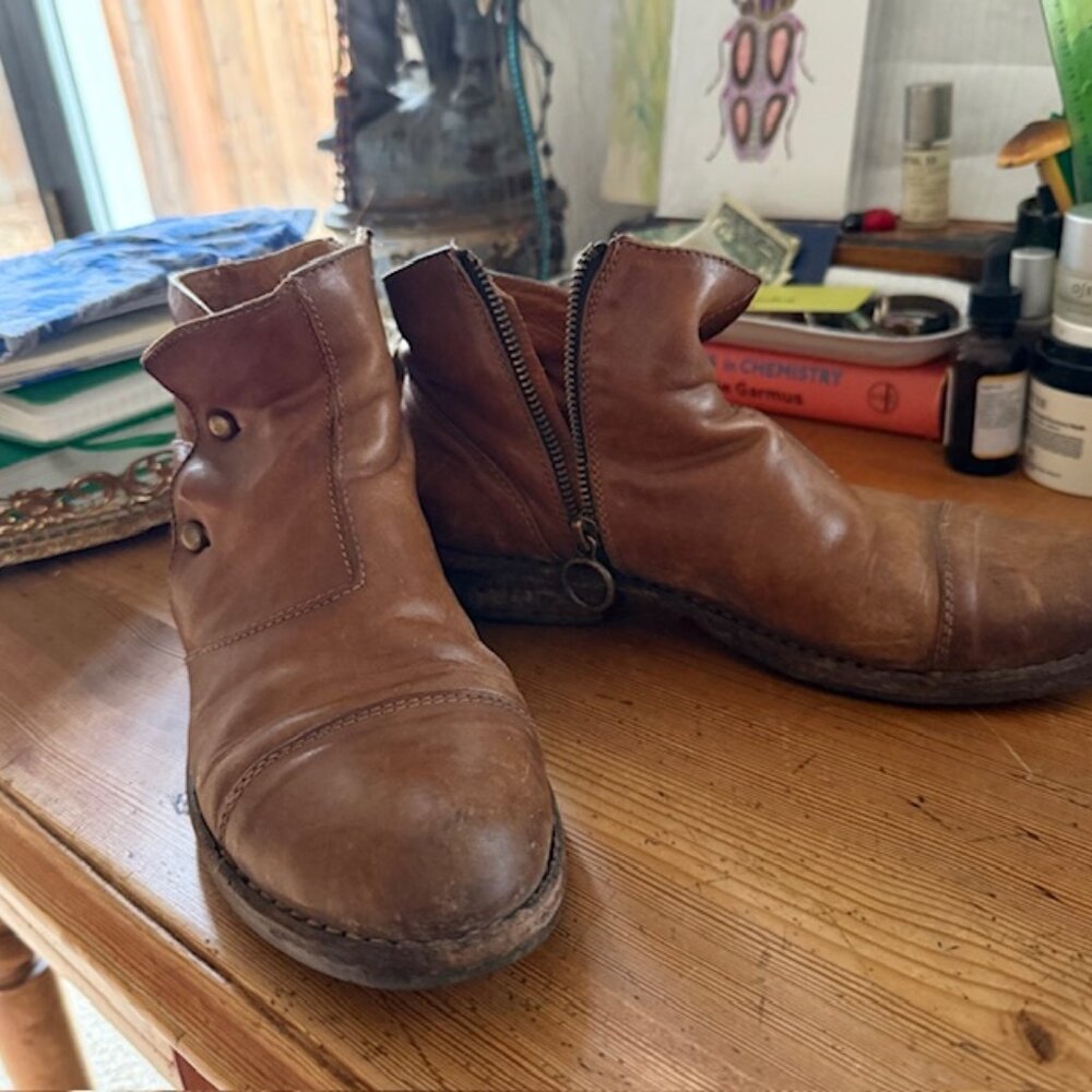 FIorentini and Baker ANKLe BOOts in a beautiful supple leather